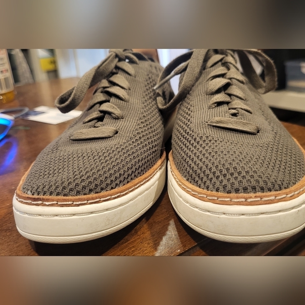 UGG Women's Sidney Sneaker USA OLIVE GREEN Knit Mesh Size 7.5 - Picture 4 of 10